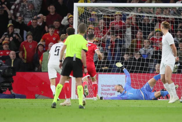 Wales v Norway, UEFA Nations League Neco Williams of Wales scores their second goal from a direct free kick during the UEFA Nations League match between Wales and Norway at Millenium Stadium, Cardiff, UK on 1 October 2026. Cardiff Millenium Stadium Wales UK Editorial use only , Copyright: xAlunxRobertsx PSI-24949-0070