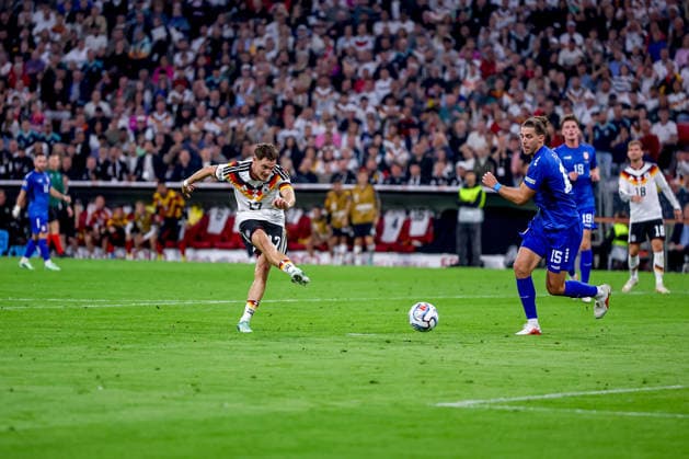 October 1, 2026, Soccer, International Match, Germany vs. Serbia, UEFA Nations League 2026–2027, Matchday 3, Allianz Arena, Munich, 2026–27 season: shot on goal, goal, shot, goal to make it 2–0 by scorer Florian Wirtz (GER 17). DFB regulations prohibit any use of photographs as image sequences and or quasi-video. Bayern Munich, Germany