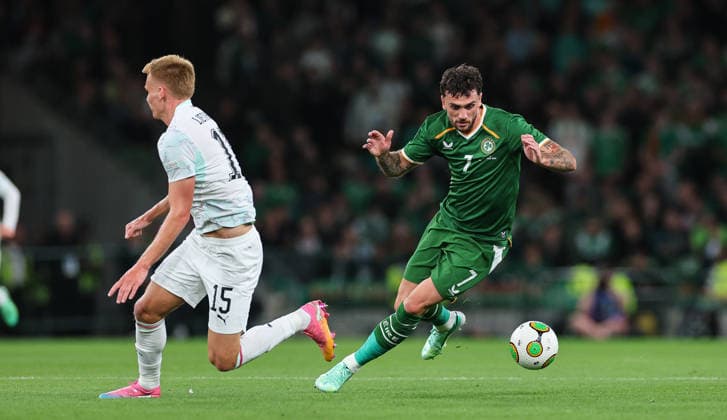 UEFA Nations League Group Stage, Aviva Stadium, Dublin 1 10 2026 Republic of Ireland vs Austria Ireland™s Troy Parrott with Philipp Lienhart of Austria Troy Parrott with Philipp Lienhart 1 10 2026  Copyright: xx RB1_8381