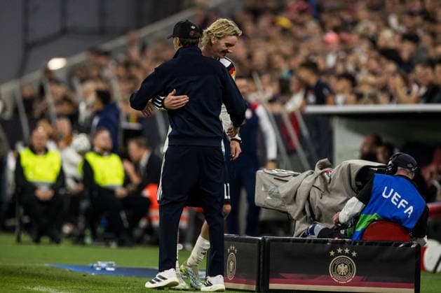 MUNICH, GERMANY - OCTOBER 01: Juergen Klopp (Head Coach Germany) huggs Nick Woltemade (Germany, 11) after substitution during the UEFA Nations League match between Germany vs. Serbia at Allianz Arena on matchday 3 of the UEFA Nations League on October 01, 2026 in Munich, Germany. Bavaria Germany Copyright: xSteffiexWunderlx