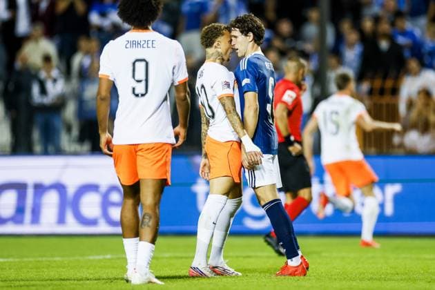THESSALONIKI - Noa Lang of the Netherlands, Panagiotis Retsos of Greece (lr) during the UEFA Nations League match between Greece and the Netherlands at Toumba Stadium on 1 October 2026 in Greece. KOEN VAN WEEL ANP xVIxANPxSportx xxANPxIVx 571100795 originalFilename: 571100795.jpg