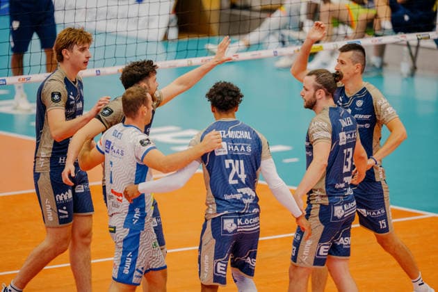 VOLLEYBALL - Coppa Pallavolo Senza Confini HARTBERG,AUSTRIA,01.OCT.26 - VOLLEYBALL - Coppa Pallavolo Senza Confini, TSV Hartberg vs Verona Volley. Image shows the rejoicing of Hartberg.  GEPAxpictures xRomanxKoenigshofer