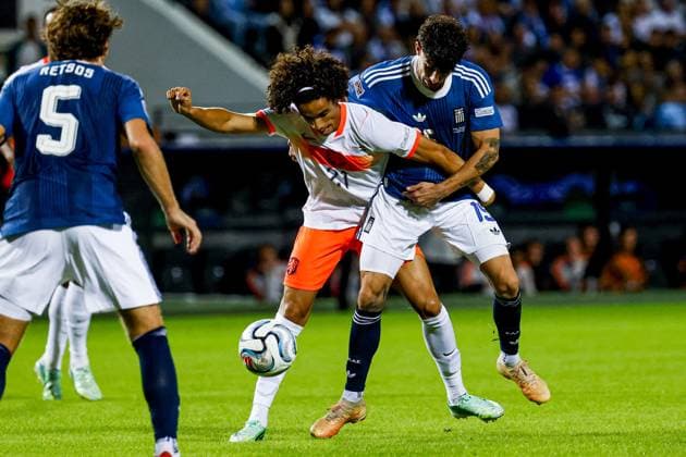 THESSALONIKI - Gjivai Zechiel of the Netherlands battles for possession with Konstantinos Karetsas of Greece during the UEFA Nations League match between Greece and the Netherlands at the Toumba Stadium on 1 October 2026 in Thessaloniki, Greece. MARCEL TER BALS ANP UEFA Nations League 2026 27 xVIxANPxSportx xMarcelxterxBalsxIVx 571101674 originalFilename: 571101674
