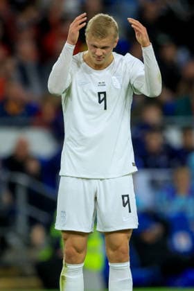 Wales v Norway - UEFA Nations League 2026 27 Group A4 MD3 Erling Haaland of Norway looks dejected during the UEFA Nations League 2026 27 group phase match between Wales and Norway at Cardiff City Stadium on October 1, 2026 in Cardiff, Wales. Cardiff Cardiff City Stadium Wales United Kingdom Copyright: xAllstarxPicturexLibraryxLtdx