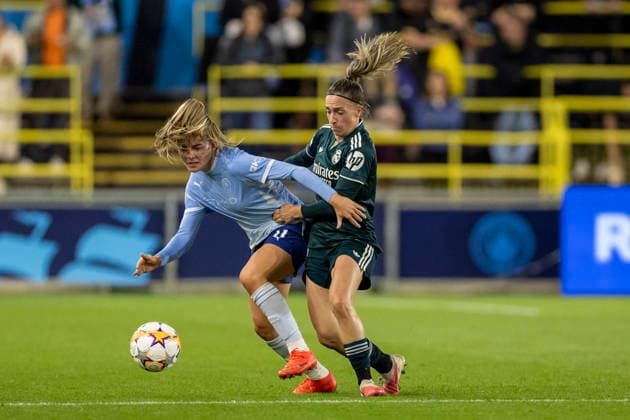 RECORD DATE NOT STATED 1st October 2026; Joie Stadium, Manchester, England; UEFA Womens Champions League Football, Manchester City versus Real Madrid; Lauren Hemp of Manchester City Women is tackled by Eva Navarro of Real Madrid Femenino TimxWilliams