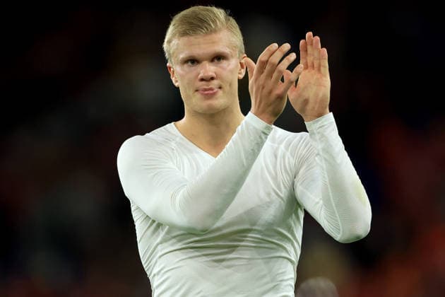 Wales v Norway - UEFA Nations League 2026 27 Group A4 MD3 Erling Haaland of Norway applauds the fans after the UEFA Nations League 2026 27 group phase match between Wales and Norway at Cardiff City Stadium on October 1, 2026 in Cardiff, Wales. Cardiff Cardiff City Stadium Wales United Kingdom Copyright: xAllstarxPicturexLibraryxLtdx