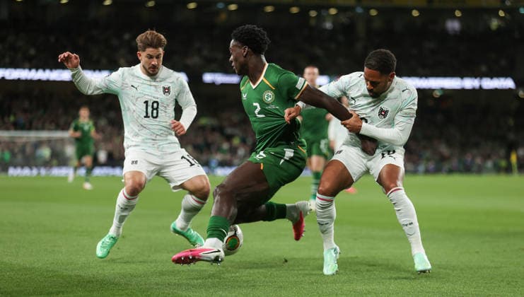 UEFA Nations League Group Stage, Aviva Stadium, Dublin 1 10 2026 Republic of Ireland vs Austria Ireland™s James Abankwah with Romano Schmid and Phillipp Mwene of Austria James Abankwah with Romano Schmid and Phillipp Mwene 1 10 2026  Copyright: xx ISS_0357