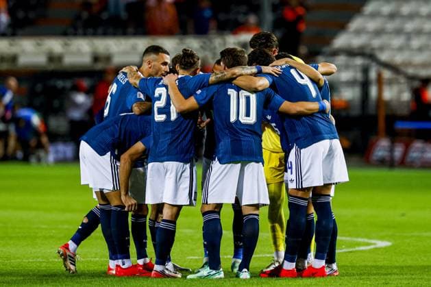 THESSALONIKI - The Greek team forms a circle ahead of the UEFA Nations League match between Greece and the Netherlands at the Toumba Stadium on 1 October 2026 in Thessaloniki, Greece. MARCEL TER BALS ANP UEFA Nations League 2026 27 xVIxANPxSportx xMarcelxterxBalsxIVx 571106673 originalFilename: 571106673.jpg