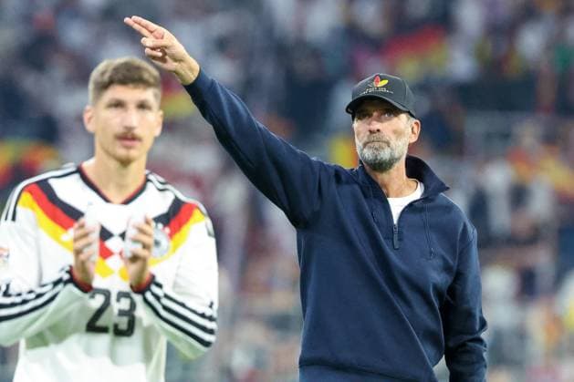 Head Coach Jürgen Klopp of Germany thanks the fans, as does Vitaly Janelt (23, Germany); joy over the home victory; Germany vs. Serbia; soccer; DFL; DFB, UEFA Nations League, 2026–2027 season, group stage, Group B, Matchday 3 of 6, October 1, 2026, Munich, Bavaria, Germany Copyright: xkolbert-press MartinxAgüerax