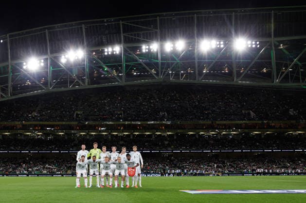SOCCER - NL, IRL vs AUT DUBLIN,IRELAND,01.OCT.26 - SOCCER - UEFA Nations League, OEFB international match, Länderspiel, Nationalmannschaft Ireland vs Austria. Image shows the team of AUT and an overview of the Aviva Stadium.  GEPAxpictures xArminxRauthner