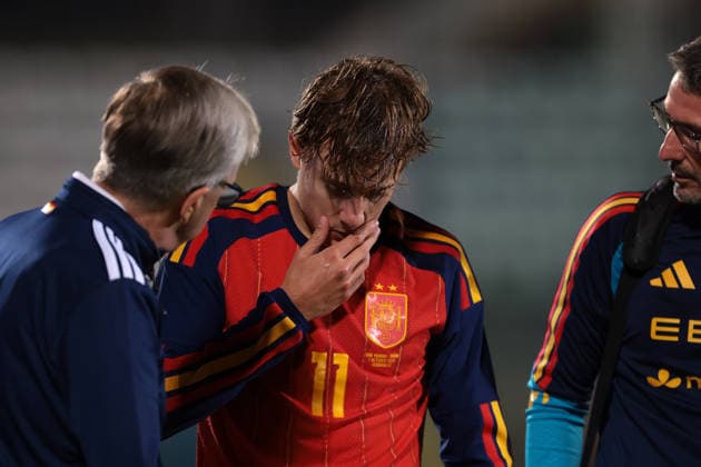 San Marino v Spain - UEFA European Championship, EM, Europameisterschaft Qualifying - Season 2026-2027 1st October 2026, Serravalle, San Marino, San Marino v Spain UEFA European Championship 2027 Qualifying match, Season 2026-2027. Jesus Rodriguez of Spain reacts with medical staff as he leaves the field of play after recevieng a red card from the Referee Bulat Sariyev of Kazakhstan following a clash with Bartolomeo Riggioni of San Marino during the match. Picture credit should read: Jonathan Moscrop Serravalle San Marino Stadium San Marino