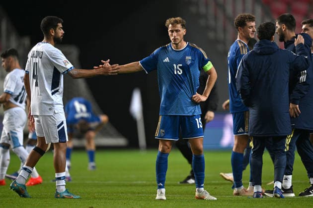IPA89192910 - Closing remarks by Raz Shlomo (Israel) and Mergim Vojvoda (Kosovo) during the Nations League phase, Matchday 3, League B, Group B3, between Israel and Kosovo on October 1, 2026, at Nagyerdei Stadium in Debrecen, Hungary  Copyright: xVincenzoxOrlando IPAxSportx xx IPA89192910