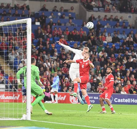 Cardiff, Wales, October 1st 2026 Erling Haaland of Norway and Ben Davies of Wales challenge for the ball in the Wales box during the 2027 UEFA Nations league-league phase-Group A4 between Wales and Norway at Cardiff City stadium (Photo by Jeff Thomas Sports Press Photo) Copyright: xJeffxThomas SportsxPressxPhotox Sportspressphoto_SPR243470