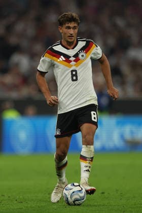 MUNICH, GERMANY - OCTOBER 01: Tom Bischof of Germany national team, Nationalteam controls the ball during the UEFA Nations League 2026 27 League A match between Germany and Serbia at Allianz Arena on October 01, 2026 in Munich, Germany. Germany National team v Serbia National team Copyright: xx