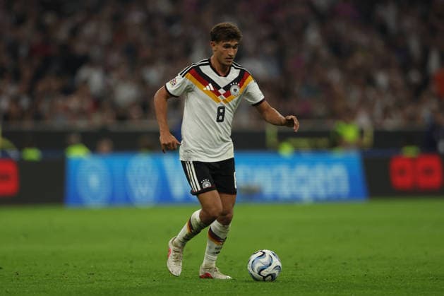 MUNICH, GERMANY - OCTOBER 01: Tom Bischof of Germany national team, Nationalteam controls the ball during the UEFA Nations League 2026 27 League A match between Germany and Serbia at Allianz Arena on October 01, 2026 in Munich, Germany. Germany National team v Serbia National team Copyright: xx