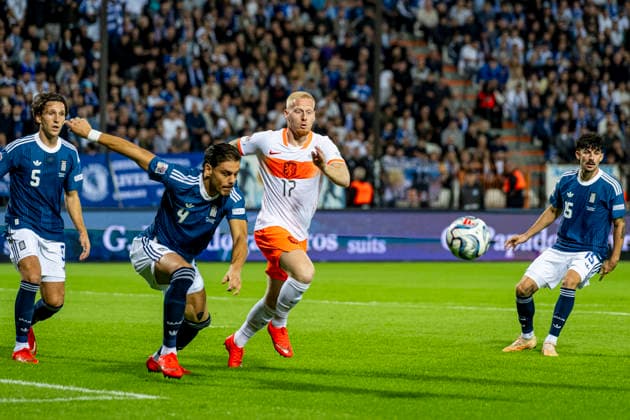 THESSALONIKI l Greece defender Ntinos Mavropanos and the Netherlands forward Mex Meerdink during the UEFA Nations League match between Greece and the Netherlands at Toumba Stadium on October 1, 2026, in Thessaloniki, Greece. Photo by DeFodi Images