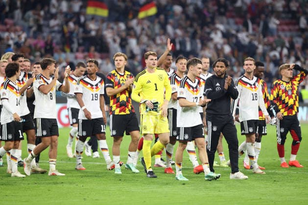 The players on the German national team thank the fans after the game, GER, Germany vs. Serbia, soccer, UEFA Nations League, Matchday 3, 2026–2027 season, October 1, 2026, GER, Germany vs. Serbia, soccer, UEFA Nations League, Matchday 3, 2026–2027 season, October 1, 2026, Munich Copyright: xEibner-Pressefoto JennixMaulx EP_JML