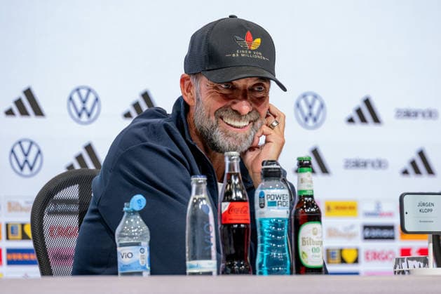 Jürgen Klopp, Head Coach of the German National Team, laughing and smiling at the post-match press conference; portrait, Germany vs. Serbia, soccer, UEFA Nations League, League A, Matchday 3, 2026–2027 season, October 1, 2026 DFL DFB REGULATIONS PROHIBIT ANY USE OF PHOTOGRAPHS AS IMAGE SEQUENCES AND OR QUASI-VIDEO Photo: HMB Media, Heike Feiner Copyright: HMBxMedia HeikexFeiner