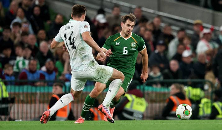 UEFA Nations League Group Stage, Aviva Stadium, Dublin 1 10 2026 Republic of Ireland vs Austria Ireland s Jayson Molumby with Maximilian Wöber of Austria Jayson Molumby with Maximilian Wöber 1 10 2026  Copyright: xx NE1L7159