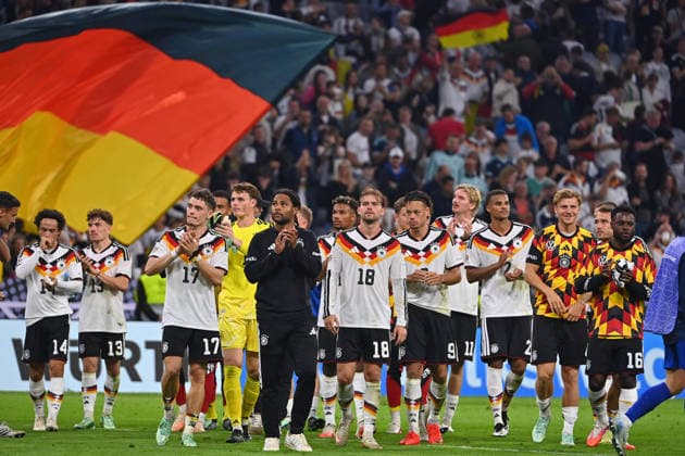 Victory celebration, players, team photo, team, soccer team, team photo after the game: UEFA Nations League group stage, Group B, Matchday 3: Germany (GER) vs. Serbia (SRB) 2–0 on October 1, 2026, Allianz Arena