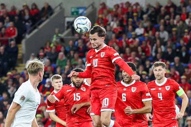 Wales v Norway - UEFA Nations League 2026 27 Group A4 MD3 10 Liam Cullen of Wales gets up to get a head to the ball during the UEFA Nations League Group 4 match between Wales and Norway at the Cardiff City Stadium in Cardiff, on October 1, 2026. Cardiff South Glamorgan United Kingdom  Copyright: xMIxNewsx originalFilename:fletcher-walesvsn261001_npWfq.jpg