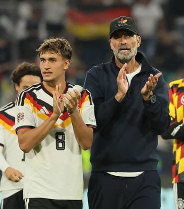 October 1, 2026, Nations League, Germany vs. Serbia, Allianz Arena, Munich, Soccer, Pictured: Tom Bischof of Germany and Germany s coach, Jürgen Klopp, after the final whistle