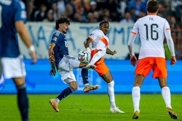 THESSALONIKI l Greece midfielder Thanasis Androutsos and the Netherlands forward Crysencio Summerville during the UEFA Nations League match between Greece and the Netherlands at Toumba Stadium on October 1, 2026, in Thessaloniki, Greece. Photo by DeFodi Images