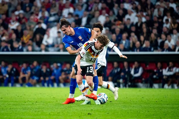 October 1, 2026, GER, Soccer, Men s, UEFA Nations League International Match, League A, Matchday 3, Germany vs. Serbia; Philipp Treu (Germany, No. 13) in a tackle with Mihajlo Cvetkovic (Serbia, No. 18) at the Allianz Arena in Munich, Bavaria, Germany Copyright: xNordphoto Memmlerx