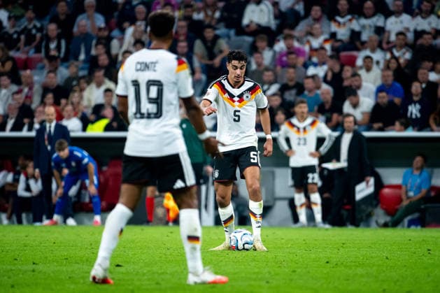 October 1, 2026, GER, Soccer, Men s, UEFA Nations League International Match, League A, Matchday 3, Germany vs. Serbia; Aleksandar Pavlovic (Germany), No. 5 on the ball, with Bambase Conte (Germany) in front of him; 19, Munich, Allianz Arena, Bavaria, Germany Copyright: xNordphoto Memmlerx