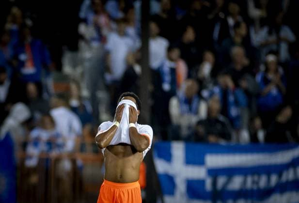 THESSALONIKI - JurriÃ«n Timber of the Netherlands reacts after falling 1-0 behind during the UEFA Nations League match between Greece and the Netherlands at Toumba Stadium on October 1, 2026, in Greece. KOEN VAN WEEL ANP xVIxANPxSportx xxANPxIVx 571123546 originalFilename: 571123546