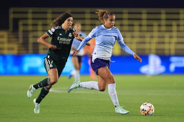 Manchester City Women gegen Real Madrid Women, 1. Oktober 2026, UEFA Women’s Champions League, Gruppenphase, Manchester City gegen Real Madrid. Mary Fowler von Manchester City im Zweikampf mit Andreia Jacinto von Real Madrid. Foto: Simon Stacpoole, Offside, Manchester, Großbritannien Copyright: xSimonxStacpoolexOffside