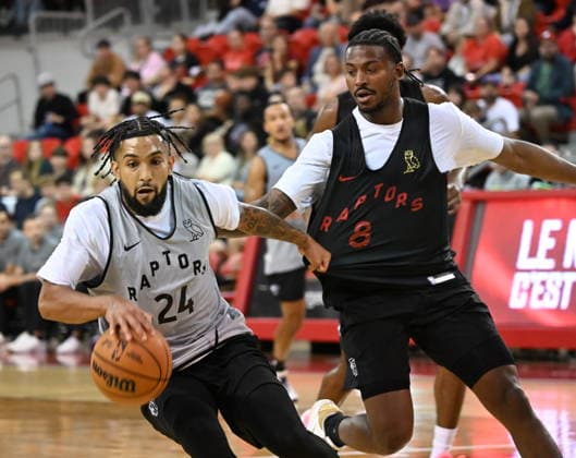 October 1, 2026, Quebec, On, Canada: Toronto Raptors Chucky Hepburn, left, drives past Jaden Bradley during NBA, Basketball Herren, USA basketball training camp action in Quebec City, Thursday, Oct. 1, 2026. Canada News - October 1, 2026  - ZUMAc35_ 20261001_zaf_c35_074 Copyright: xJacquesxBoissinotx
