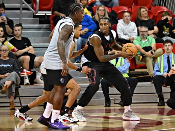 October 1, 2026, Quebec, On, Canada: Toronto Raptors RJ Barrett protects the ball during NBA, Basketball Herren, USA basketball training camp action in Quebec City, Thursday, Oct. 1, 2026. Canada News - October 1, 2026  - ZUMAc35_ 20261001_zaf_c35_080 Copyright: xJacquesxBoissinotx