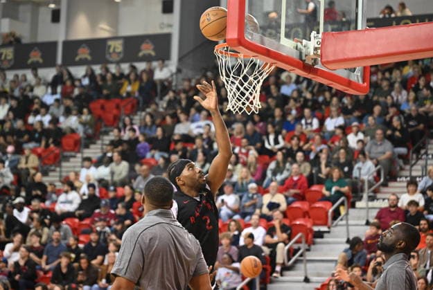 October 1, 2026, Quebec, On, Canada: Toronto Raptors Kawhi Leonard shoots during NBA, Basketball Herren, USA basketball training camp action in Quebec City, Thursday, Oct. 1, 2026. Canada News - October 1, 2026  - ZUMAc35_ 20261001_zaf_c35_082 Copyright: xJacquesxBoissinotx