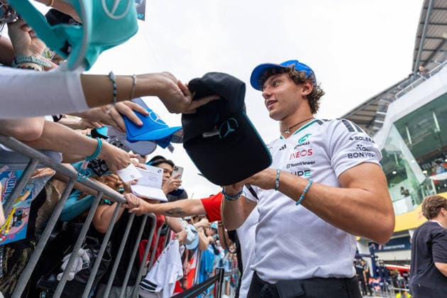 F1 2026: (Paddock) Bahrain Grand Prix in Malaysia, Kuala Lumpur 01 Oct 2026 Andrea Kimi Antonelli (ITA) (Mercedes-AMG Petronas F1 Team) in the paddock of the Formula 1 Bahrain Grand Prix In Malaysia 2026 at the Sepang International Circuit. Kuala Lumpur Malaysia Copyright: xLucaxMartinix xSOPAxImagesx Luca-Martini-1455306