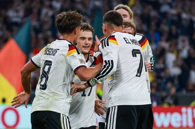 UEFA Nations League 26 27 Germany vs. Serbia on October 1, 2026, at the Allianz Arena in Munich: Cheers, goal celebrations, Goal scorers: Florian Wirtz (Germany 17) celebrates his goal to make it 2–0 with the team; pictured here with Tom Bischof (Germany 8) and Said El Mala (Germany 7) MH