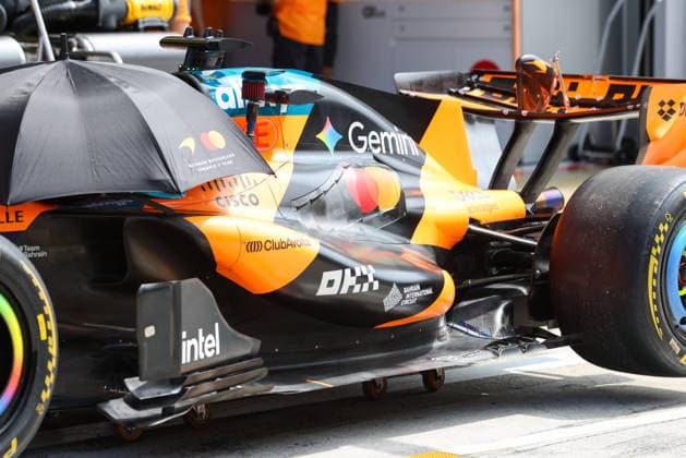 F1 - BAHRAIN GRAND PRIX IN MALAYSIA 2026 McLaren F1 Team MCL40, mechanical detail engine cover during the 2026 Formula 1 Bahrain Grand Prix in Malaysia, 16th round of the 2026 Formula One World Championship, WM, Weltmeisterschaft from October 2 to 4, 2026 on the Sepang International Circuit, in Sepang, Malaysia - SepangMalaysia  Copyright: xANTONINxVINCENTx
