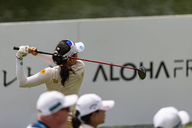 October 1, 2026, Honolulu, Hawaii, USA: JEENO THITKUL hits the ball at the 7th tee while spectators watch during day 1 of the 2026 Lotte Championship at Hoakalei Country Club, Ewa Beach, Hawaii, USA. 2026 Lotte Championship Presented By Hoakalei - ZUMAm310 20261001_zsp_m310_025 Copyright: xElliotxMilesx