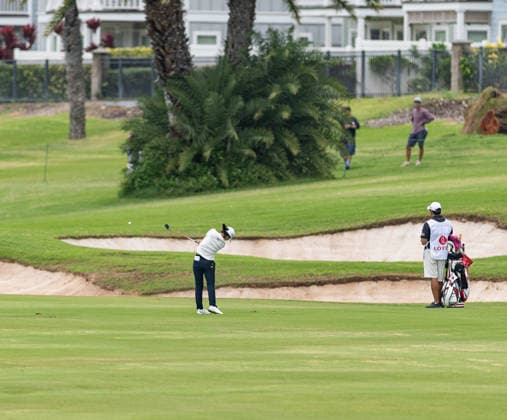 October 1, 2026, Honolulu, Hawaii, USA: 2025 Lotte Championship winner YOUMIN HWANG hits an approach shot on the 8th fairway on day 1 of the 2026 Lotte Championship at Hoakalei Country Club, Ewa Beach, Hawaii, USA. 2026 Lotte Championship Presented By Hoakalei  - ZUMAm310 20261001_zsp_m310_027 Copyright: xElliotxMilesx