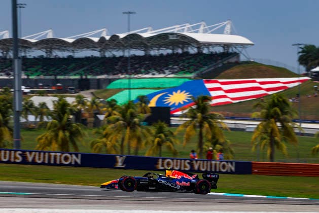 F1 - BAHRAIN GRAND PRIX IN MALAYSIA 2026 06 HADJAR Isack (fra), Red Bull Racing Ford RB22, action during the 2026 Formula 1 Bahrain Grand Prix in Malaysia, 16th round of the 2026 Formula One World Championship, WM, Weltmeisterschaft from October 2 to 4, 2026 on the Sepang International Circuit, in Sepang, Malaysia - SepangMalaysia  Copyright: xANTONINxVINCENTx