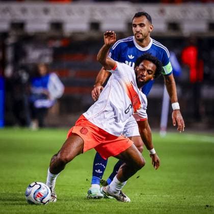 THESSALONIKI , 01-10-2026 , Toumba Stadium , season 2026 2027 , UEFA Nations League football , match between Greece and The Netherlands. picture shows Netherlands player Quinten Timber and Greece player Vangelis Pavlidis Greece - Netherlands  x207801695x Copyright: