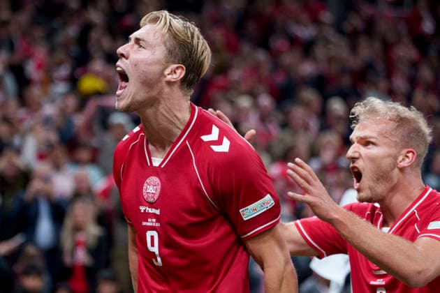 DENMARK Nations League: Denmark vs. Portugal. Denmark s Rasmus Hoejlund scores to tie the game at 22 and celebrates with Gustav Isaksen during the Nations League match between Denmark and Portugal at Parken on Thursday, October 1, 2026. Photo by Liselotte Sabroe, Ritzau Scanpix, Copenhagen, Denmark  Copyright: Ritzau Scanpix LiselottexSabroex spdk20261001-225835-L imago is entitled to issue a simple usage license at the time of provision. Personality and trademark rights as well as copyright laws regarding art-works shown must be observed. Commercial use at your own risk., Copenhagen Denmark
