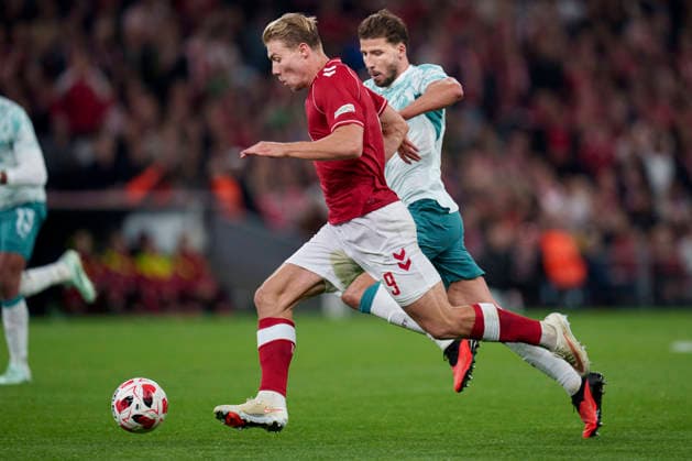 DENMARK Nations League: Denmark vs. Portugal. Denmark s Rasmus Hoejlund and Portugal s Ruben Dias during the Nations League match between Denmark and Portugal at Parken on Thursday, October 1, 2026. Photo by Liselotte Sabroe, Ritzau Scanpix, Copenhagen, Denmark  Copyright: Ritzau Scanpix LiselottexSabroex spdk20261001-232352-L imago is entitled to issue a simple usage license at the time of provision. Personality and trademark rights as well as copyright laws regarding art-works shown must be observed. Commercial use at your own risk., Copenhagen Denmark