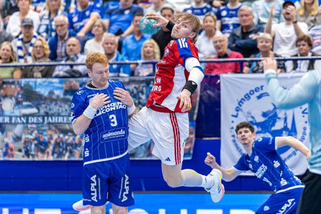 L R Nicolai Theilinger, TBV Lemgo Lippe, 03; Martin Hovde, Handball Club Hamburg, 81 GER; TBV Lemgo Lippe vs. Handball Club Hamburg, Handball, 1st Bundesliga, Matchday 7, 2026–2027 Season, October 1, 2026 GER, TBV Lemgo Lippe vs. Handball Club Hamburg, Handball, 1st Bundesliga, Matchday 7, 2026–2027 season, October 1, 2026 Lemgo Copyright: xEibner-Pressefoto JanxRollingerx EP_JSK