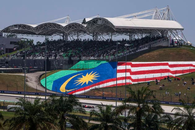 F1 - BAHRAIN GRAND PRIX IN MALAYSIA 2026 44 HAMILTON Lewis (gbr), Scuderia Ferrari SF-26, action during the 2026 Formula 1 Bahrain Grand Prix in Malaysia, 16th round of the 2026 Formula One World Championship, WM, Weltmeisterschaft from October 2 to 4, 2026 on the Sepang International Circuit, in Sepang, Malaysia - SepangMalaysia  Copyright: xANTONINxVINCENTx