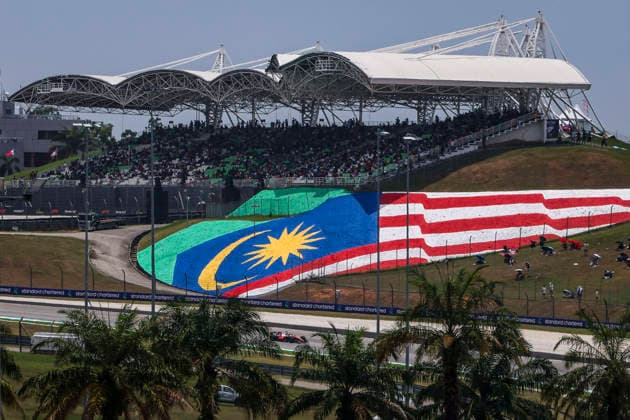 F1 - BAHRAIN GRAND PRIX IN MALAYSIA 2026 16 LECLERC Charles (mco), Scuderia Ferrari SF-26, action during the 2026 Formula 1 Bahrain Grand Prix in Malaysia, 16th round of the 2026 Formula One World Championship, WM, Weltmeisterschaft from October 2 to 4, 2026 on the Sepang International Circuit, in Sepang, Malaysia - SepangMalaysia  Copyright: xANTONINxVINCENTx