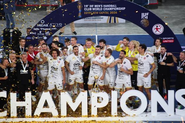 FC Barcelona, Barca v Veszprem HC - IHF Men s Handball Club World Championship, WM, Weltmeisterschaft Final Veszprem lifts the trophy after winning the IHF Men s Super Globe final against Barcelona at the New Administrative Capital Hall in Cairo, Egypt, on October 1, 2026. Cairo Egypt  Copyright: xAhmedxMosaadx originalFilename:mosad-notitle261002_npDPp.jpg