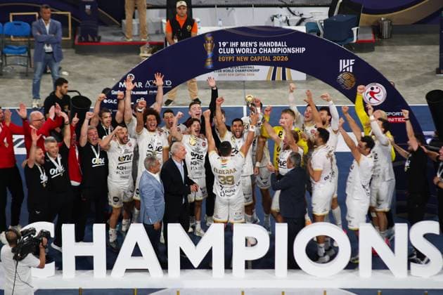 FC Barcelona, Barca v Veszprem HC - IHF Men s Handball Club World Championship, WM, Weltmeisterschaft Final Veszprem lifts the trophy after winning the IHF Men s Super Globe final against Barcelona at the New Administrative Capital Hall in Cairo, Egypt, on October 1, 2026. Cairo Egypt Copyright: xAhmedxMosaadx originalFilename:mosad-notitle261002_npqX2