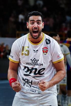 FC Barcelona, Barca v Veszprem HC - IHF Men s Handball Club World Championship, WM, Weltmeisterschaft Final Hisham, a Veszprem player, celebrates during the IHF Men s Super Globe final between Veszprem and Barcelona at the New Administrative Capital Hall in Cairo, Egypt, on October 1, 2026. Cairo Egypt Copyright: xAhmedxMosaadx originalFilename:mosad-notitle261002_npyUS