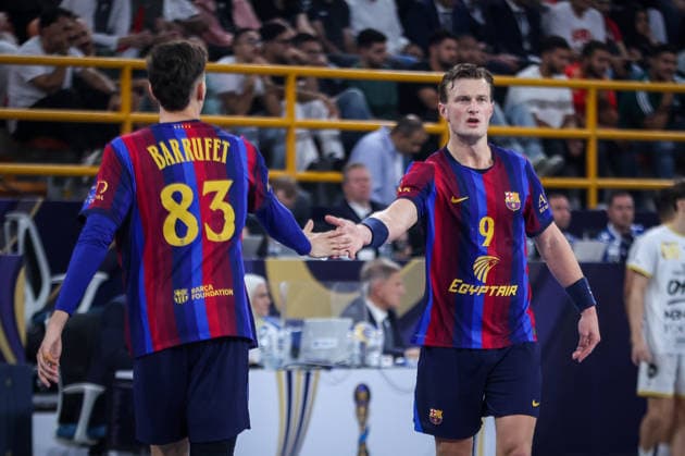 Barcelona v Veszprem - 19th IHF Men s Club World Championship, WM, Weltmeisterschaft 2026 - Final Jonathan Carlsbogard, number 9, and Ian Barrufet Torrebejano, number 83, of Barcelona play during the final match of the 19th IHF Men s Club World Championship 2026 between Barcelona and Veszprem at the New Administrative Capital Covered Hall on October 1, 2026. New Cairo -New Capital Egypt  Copyright: xAymanxArefx originalFilename:aref-notitle261001_npsrM.jpg